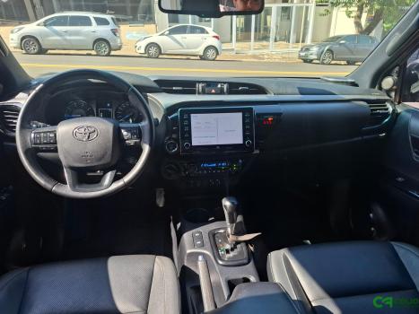 TOYOTA Hilux Caminhonete 2.8 16V SRX CONQUEST 4X4 TURBO DIESEL CABINE DUPLA AUTOMÁTICO, Foto 3