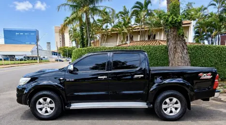 TOYOTA Hilux Caminhonete 3.0 4P 4X4 SRV TURBO DIESEL CABINE DUPLA AUTOMÁTICO, Foto 2