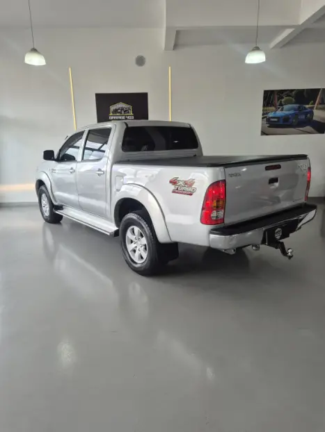 TOYOTA Hilux Caminhonete 3.0 16V 4P 4X4 SRV TURBO DIESEL CABINE DUPLA AUTOMÁTICO, Foto 4