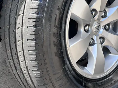 TOYOTA Hilux Caminhonete 2.7 16V 4P SR FLEX AUTOMÁTICO, Foto 12