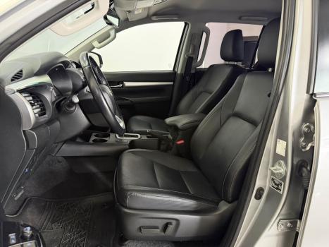 TOYOTA Hilux Caminhonete 2.8 16V SRX 50 ANOS 4X4 TURBO DIESEL CABINE DUPLA AUTOMÁTICO, Foto 6