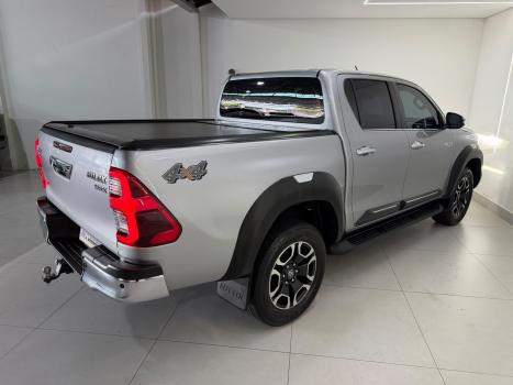 TOYOTA Hilux Caminhonete 2.8 16V SRX 50 ANOS 4X4 TURBO DIESEL CABINE DUPLA AUTOMÁTICO, Foto 10