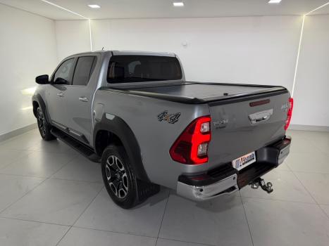 TOYOTA Hilux Caminhonete 2.8 16V SRX 50 ANOS 4X4 TURBO DIESEL CABINE DUPLA AUTOMÁTICO, Foto 12