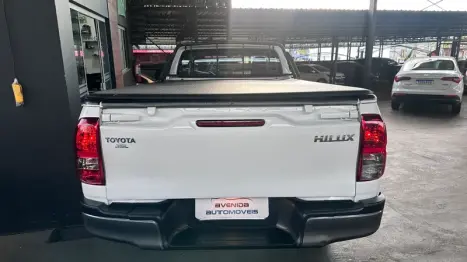 TOYOTA Hilux Caminhonete 2.8 4X4 DIESEL CABINE SIMPLES, Foto 5