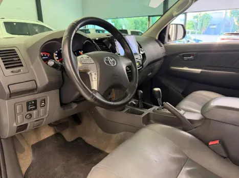 TOYOTA Hilux Caminhonete 2.7 16V 4P SRV FLEX 4X4  CABINE DUPLA AUTOMÁTICO, Foto 10
