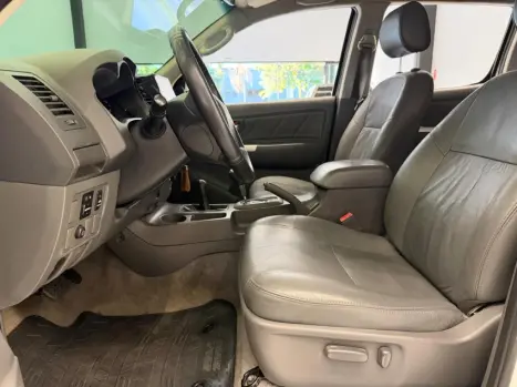 TOYOTA Hilux Caminhonete 2.7 16V 4P SRV FLEX 4X4  CABINE DUPLA AUTOMÁTICO, Foto 12