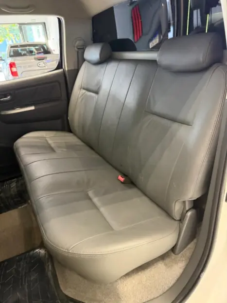 TOYOTA Hilux Caminhonete 2.7 16V 4P SRV FLEX 4X4  CABINE DUPLA AUTOMÁTICO, Foto 17