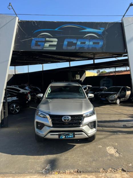 TOYOTA Hilux SW4 2.4 4P 4X4 DIESEL, Foto 1