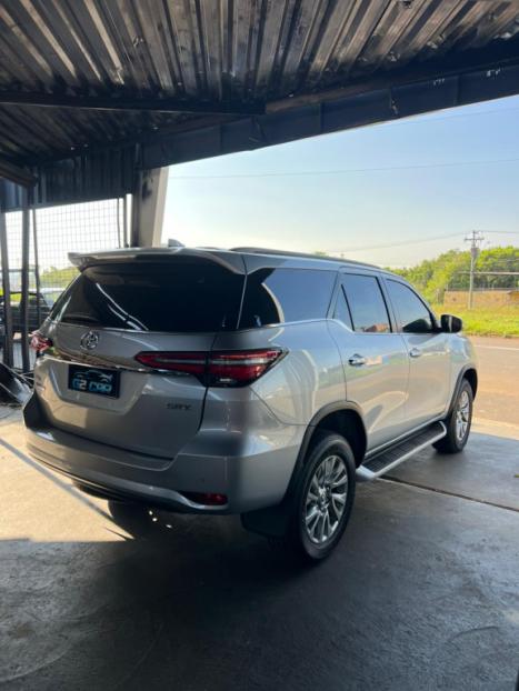 TOYOTA Hilux SW4 2.4 4P 4X4 DIESEL, Foto 6