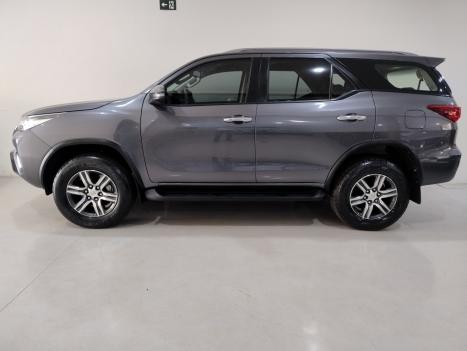 TOYOTA Hilux SW4 2.7 16V 4P FLEX SRV 7 LUGARES AUTOMTICO, Foto 2