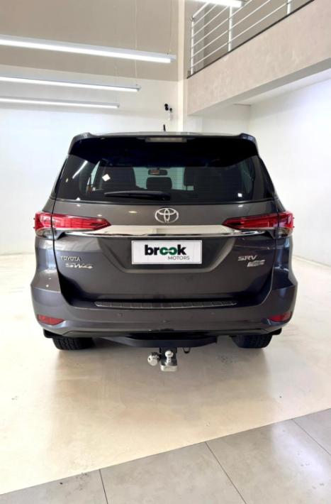 TOYOTA Hilux SW4 2.7 16V 4P FLEX SRV 7 LUGARES AUTOMTICO, Foto 5