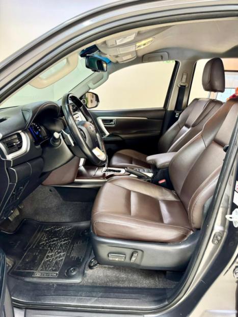 TOYOTA Hilux SW4 2.7 16V 4P FLEX SRV 7 LUGARES AUTOMTICO, Foto 7