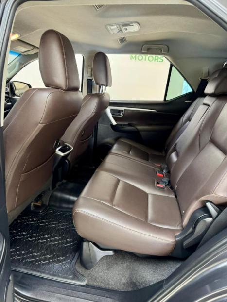 TOYOTA Hilux SW4 2.7 16V 4P FLEX SRV 7 LUGARES AUTOMTICO, Foto 10