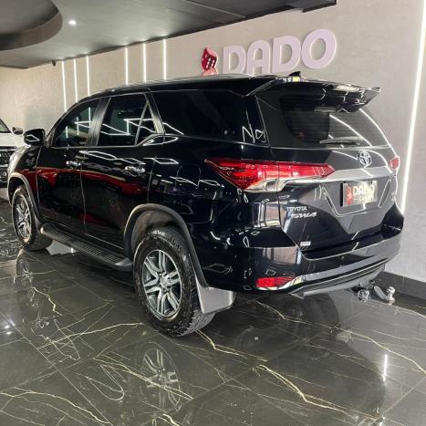 TOYOTA Hilux SW4 2.7 16V 4P FLEX SRV 7 LUGARES AUTOM�TICO, Foto 2