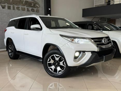 TOYOTA Hilux SW4 2.7 16V 4P FLEX SRV 7 LUGARES AUTOM�TICO, Foto 2