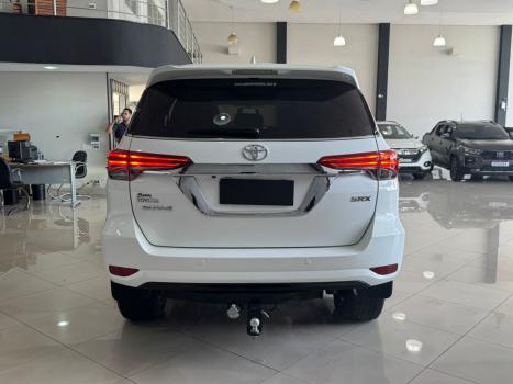 TOYOTA Hilux SW4 2.7 16V 4P FLEX SRV 7 LUGARES AUTOM�TICO, Foto 4