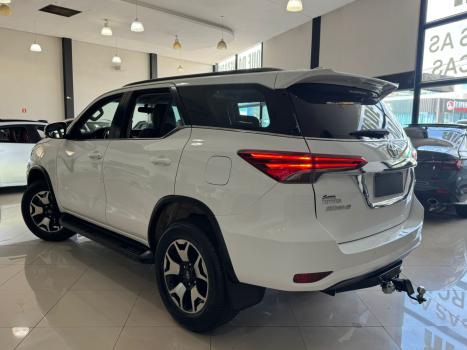 TOYOTA Hilux SW4 2.7 16V 4P FLEX SRV 7 LUGARES AUTOM�TICO, Foto 5