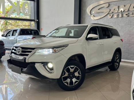 TOYOTA Hilux SW4 2.7 16V 4P FLEX SRV 7 LUGARES AUTOM�TICO, Foto 6