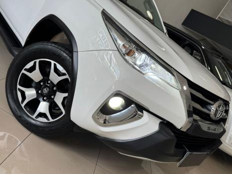 TOYOTA Hilux SW4 2.7 16V 4P FLEX SRV 7 LUGARES AUTOM�TICO, Foto 7