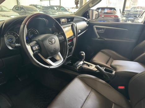 TOYOTA Hilux SW4 2.7 16V 4P FLEX SRV 7 LUGARES AUTOM�TICO, Foto 8