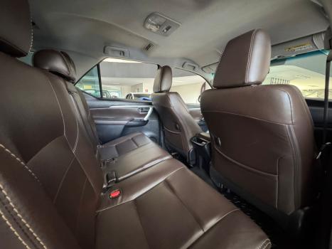 TOYOTA Hilux SW4 2.7 16V 4P FLEX SRV 7 LUGARES AUTOM�TICO, Foto 12