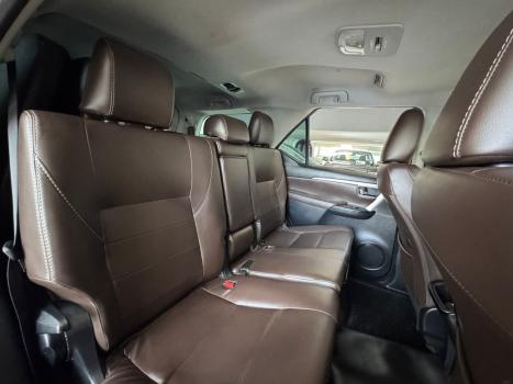 TOYOTA Hilux SW4 2.7 16V 4P FLEX SRV 7 LUGARES AUTOM�TICO, Foto 13