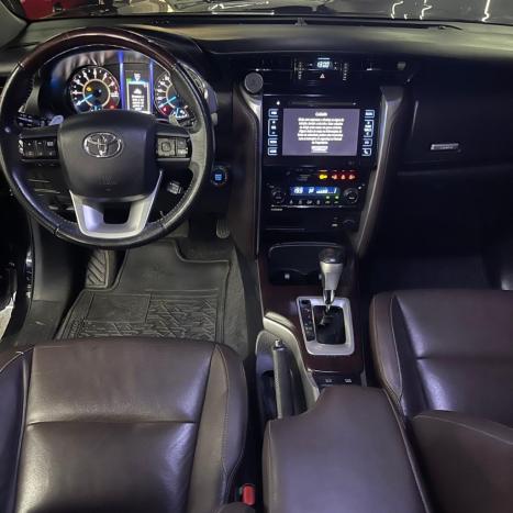 TOYOTA Hilux SW4 2.7 16V 4P FLEX SRV 7 LUGARES AUTOM�TICO, Foto 2