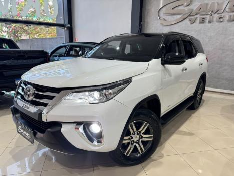 TOYOTA Hilux SW4 2.7 16V 4P FLEX SRV 7 LUGARES AUTOMÁTICO, Foto 3