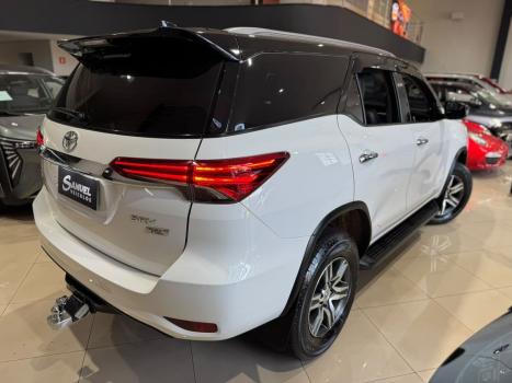 TOYOTA Hilux SW4 2.7 16V 4P FLEX SRV 7 LUGARES AUTOMÁTICO, Foto 5