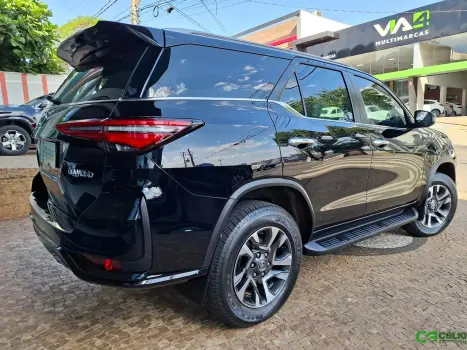 TOYOTA Hilux SW4 2.8 4P SRX 4X4 DIAMOND 7 LUGARES TURBO DIESEL AUTOMTICO, Foto 9