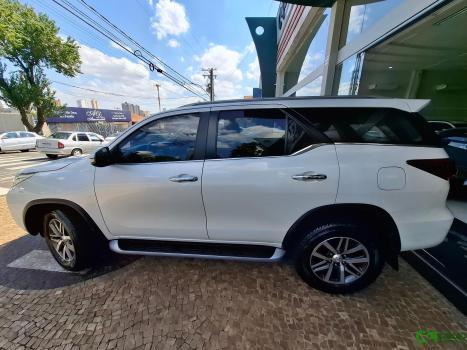 TOYOTA Hilux SW4 2.8 4P SRX 4X4 TURBO DIESEL AUTOMÁTICO, Foto 9 TOYOTA Hilux SW4 2.8 4P SRX 4X4 TURBO DIESEL AUTOMÁTICO, Foto 9