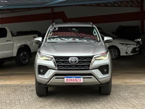 TOYOTA Hilux SW4 2.8 16V 4P SRX 4X4 7 LUGARES TURBO DIESEL AUTOMÁTICO, Foto 2 TOYOTA Hilux SW4 2.8 16V 4P SRX 4X4 7 LUGARES TURBO DIESEL AUTOMÁTICO, Foto 2