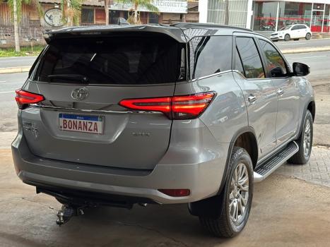 TOYOTA Hilux SW4 2.8 16V 4P SRX 4X4 7 LUGARES TURBO DIESEL AUTOMÁTICO, Foto 7 TOYOTA Hilux SW4 2.8 16V 4P SRX 4X4 7 LUGARES TURBO DIESEL AUTOMÁTICO, Foto 7