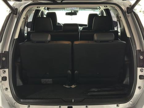 TOYOTA Hilux SW4 2.8 16V 4P SRX 4X4 7 LUGARES TURBO DIESEL AUTOMÁTICO, Foto 15 TOYOTA Hilux SW4 2.8 16V 4P SRX 4X4 7 LUGARES TURBO DIESEL AUTOMÁTICO, Foto 15