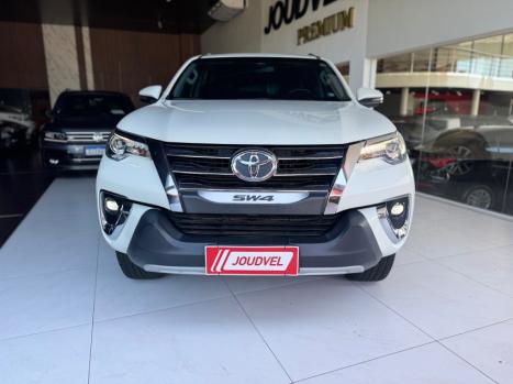 TOYOTA Hilux SW4 2.8 4P SRX 4X4 TURBO DIESEL AUTOMTICO, Foto 2