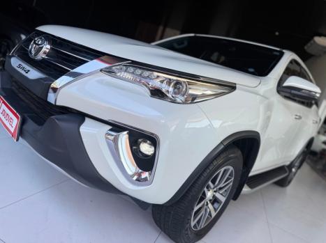 TOYOTA Hilux SW4 2.8 4P SRX 4X4 TURBO DIESEL AUTOMTICO, Foto 3