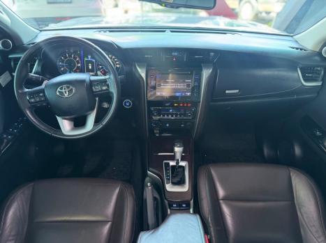 TOYOTA Hilux SW4 2.8 4P SRX 4X4 TURBO DIESEL AUTOMTICO, Foto 11