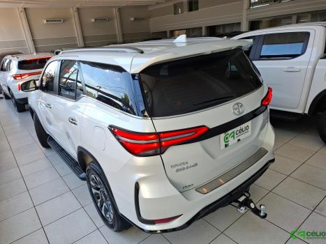 TOYOTA Hilux SW4 2.8 16V 4P SRX 4X4 7 LUGARES TURBO DIESEL AUTOMTICO, Foto 4