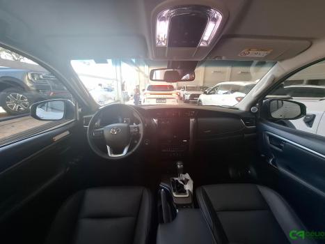 TOYOTA Hilux SW4 2.8 16V 4P SRX 4X4 7 LUGARES TURBO DIESEL AUTOMTICO, Foto 6