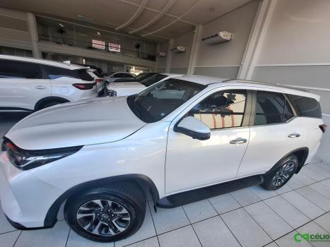 TOYOTA Hilux SW4 2.8 16V 4P SRX 4X4 7 LUGARES TURBO DIESEL AUTOMTICO, Foto 8