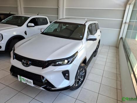 TOYOTA Hilux SW4 2.8 16V 4P SRX 4X4 7 LUGARES TURBO DIESEL AUTOMTICO, Foto 17