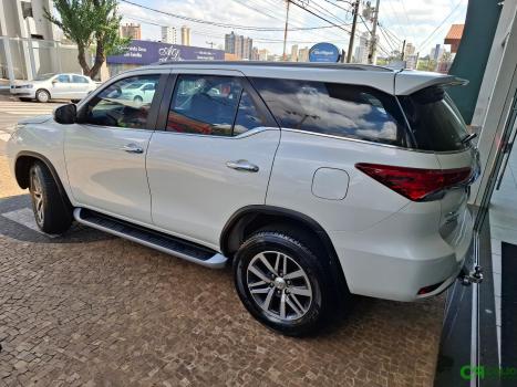 TOYOTA Hilux SW4 2.8 4P SRX 4X4 TURBO DIESEL AUTOMTICO, Foto 8