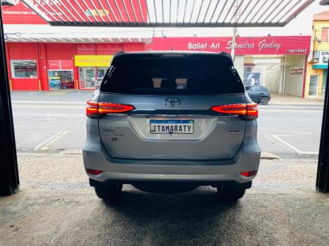 TOYOTA Hilux SW4 2.8 16V 4P SRX 4X4 7 LUGARES TURBO DIESEL AUTOMTICO, Foto 7