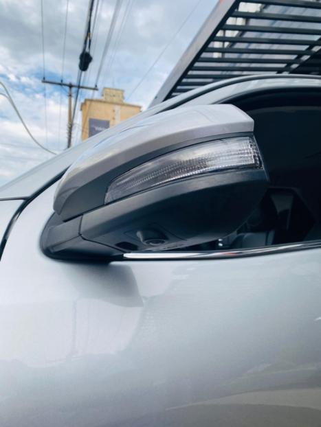 TOYOTA Hilux SW4 2.8 16V 4P SRX 4X4 7 LUGARES TURBO DIESEL AUTOMTICO, Foto 9