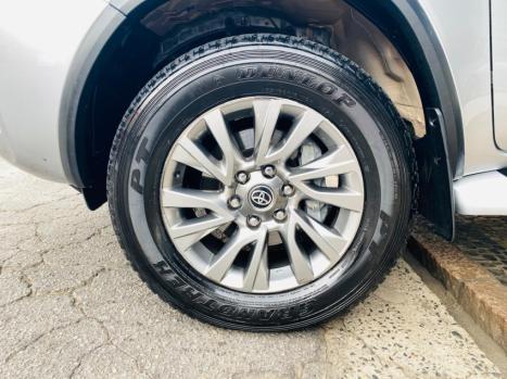 TOYOTA Hilux SW4 2.8 16V 4P SRX 4X4 7 LUGARES TURBO DIESEL AUTOMTICO, Foto 10