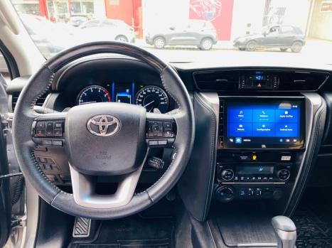 TOYOTA Hilux SW4 2.8 16V 4P SRX 4X4 7 LUGARES TURBO DIESEL AUTOMTICO, Foto 11