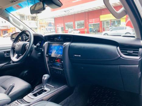 TOYOTA Hilux SW4 2.8 16V 4P SRX 4X4 7 LUGARES TURBO DIESEL AUTOMTICO, Foto 14