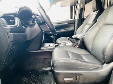 TOYOTA Hilux SW4 2.8 16V 4P SRX 4X4 7 LUGARES TURBO DIESEL AUTOMTICO, Foto 15