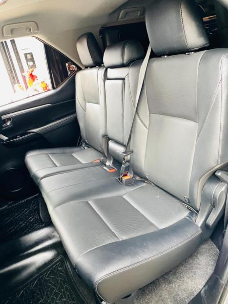 TOYOTA Hilux SW4 2.8 16V 4P SRX 4X4 7 LUGARES TURBO DIESEL AUTOMTICO, Foto 16