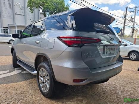 TOYOTA Hilux SW4 2.8 4P SRX 4X4 TURBO DIESEL AUTOMTICO, Foto 13